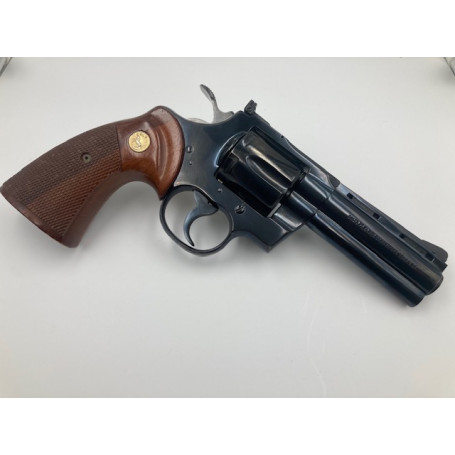 REVOLVER COLT PYTHON 4